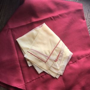 Southern Living Evanston table cloth & topper set